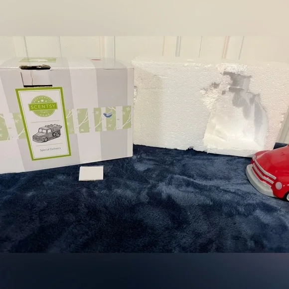 Scentsy Special Delivery Red Truck Warmer - Picture 4 of 4